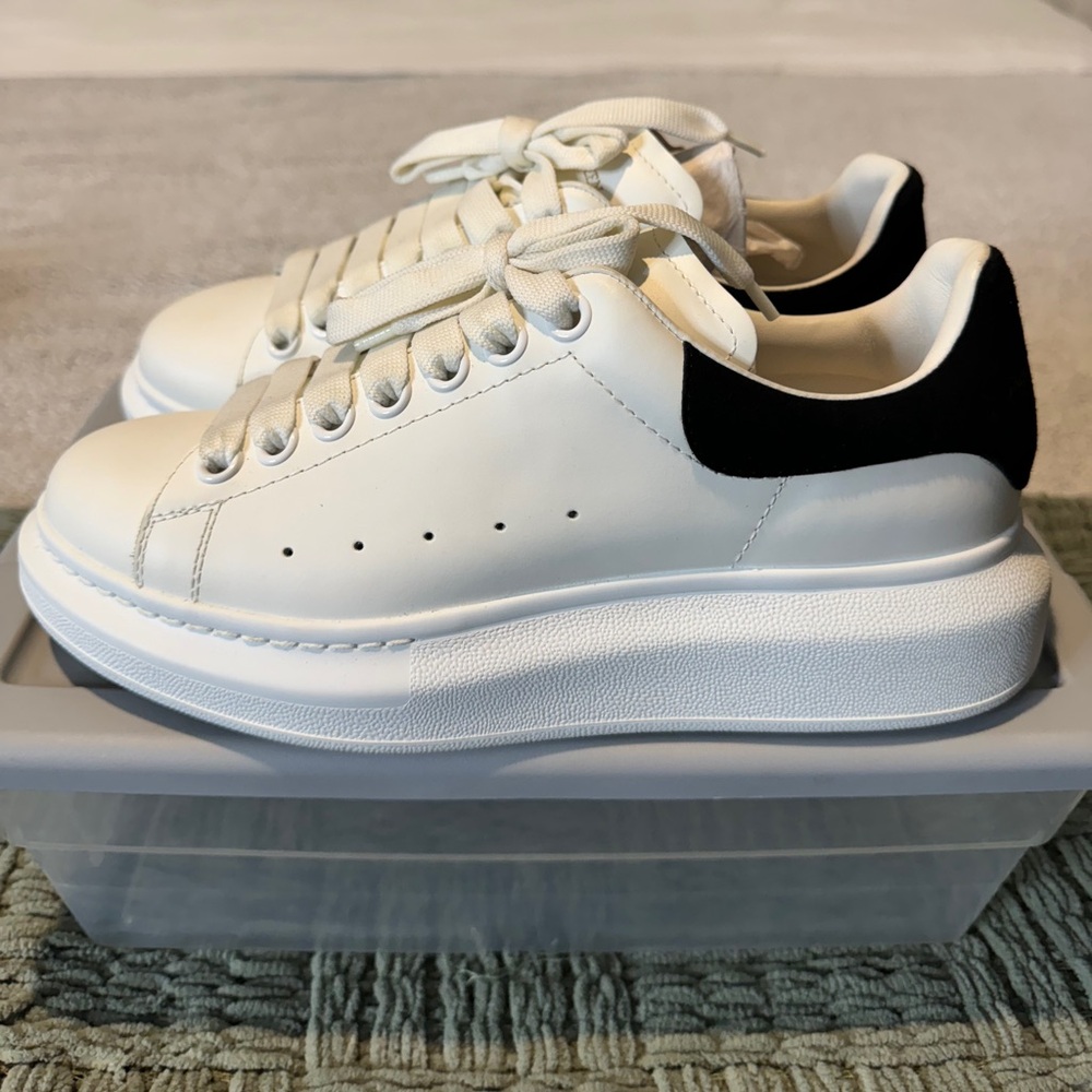 Alexander McQueen Snkrs
